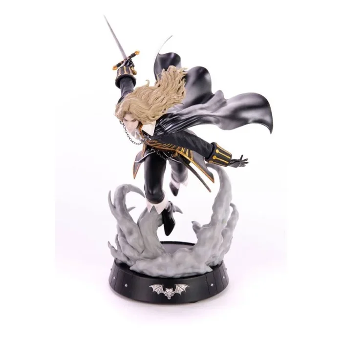 Castlevania Symphony of The Night Statuette Dash Attack Alucard 30 cm