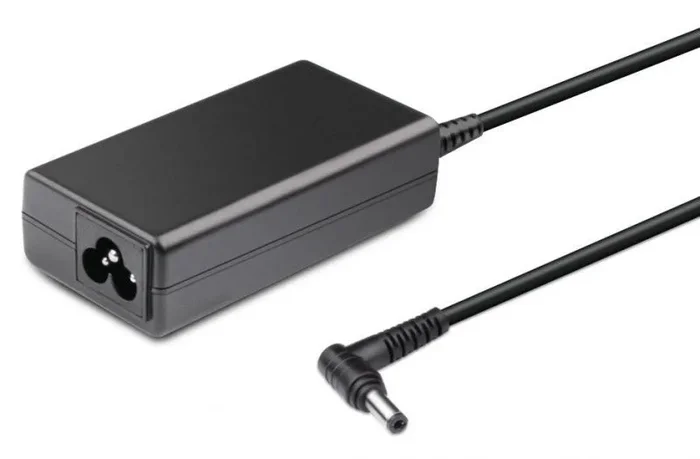 CoreParts MBA2108 adaptador e inversor de corriente Interior 65 W Negro