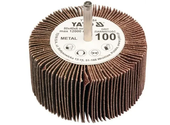Disco de láminas, marca YATO, modelo YT-83384, diseñado para desbaste y acabado de superficies metálicas y de madera, dimensiones 80x40x6 mm, grano 100, alta eficiencia y durabilidad.