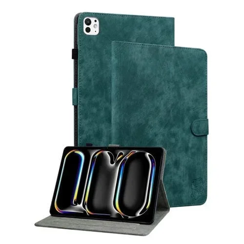 Funda para iPad Pro 11 (2024) de Piel con Estampado de Tigre en Relieve (Verde Oscuro)