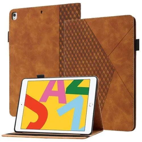 Funda Tablet Rhombus Skin Feel Horizontal Flip Cuero con Ranuras y Soporte para Tarjetas para iPad 10.2 2021/2020/2019 y Pro 10.5 2019/2017 (Brown)