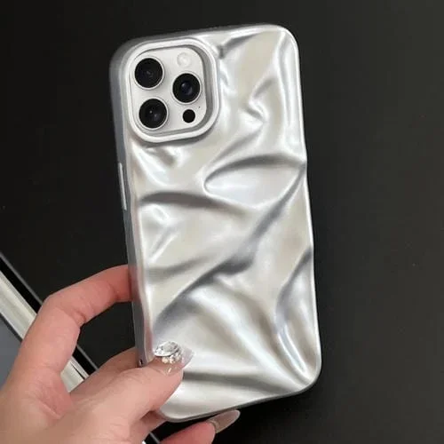 Funda TPU con Pintura Galvanizada y Ondulación de Agua para iPhone 16 Pro (Plateada)