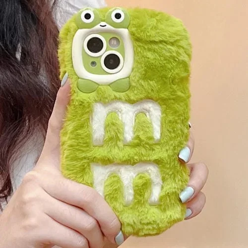 Funda TPU para iPhone 15 Bordado de Felpa Verde (M)