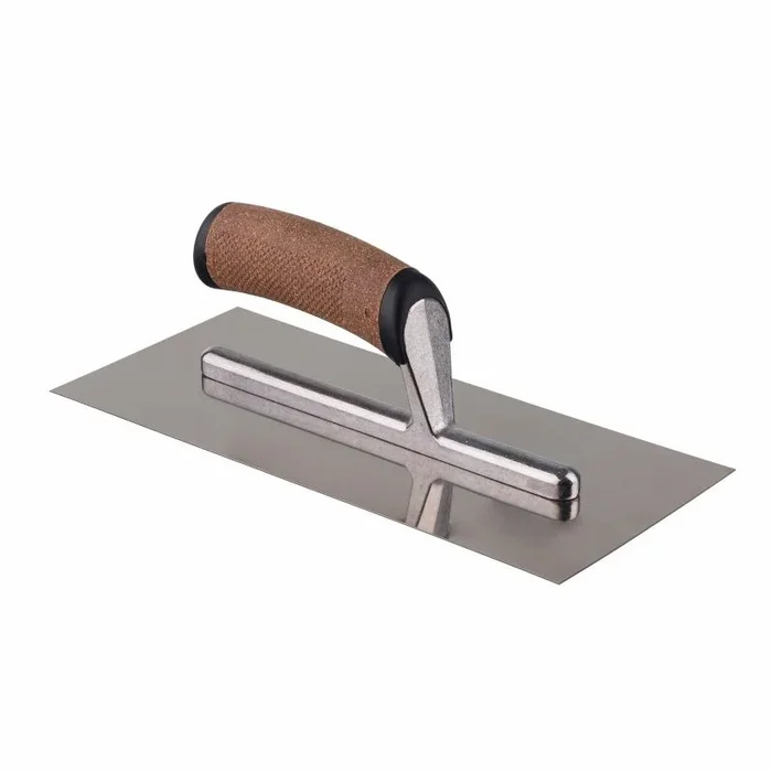 Paca metálica AWTools, modelo 320 mm, con mango de corcho y base de aluminio, herramienta profesional para alisado de superficies, alta durabilidad y rendimiento superior.