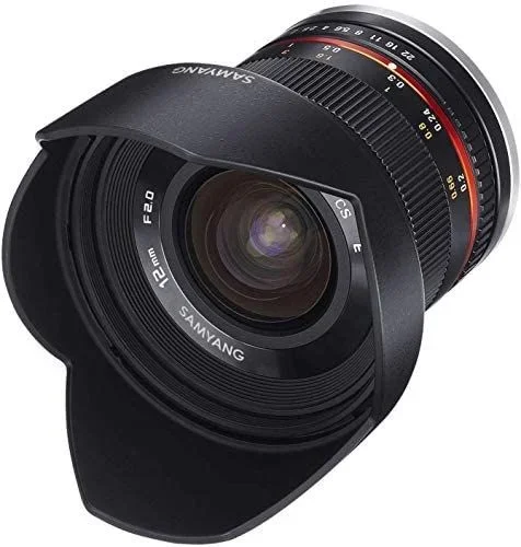 Samyang F1220509101 – Objetivo fotográfico CSC-Mirrorless para Micro Cuatro Tercios (distancia focal fija 12mm, apertura f/2-22 NCS CS, diámetro filtro: 67mm), negro