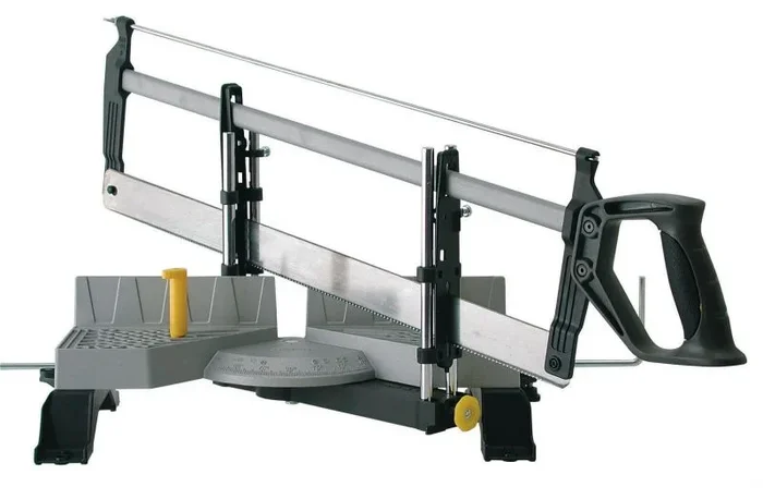 STANLEY Ingletadora con sierra, 7 ángulos seleccionables, mango antideslizante, incluye sierra trasera de 560mm, anchura de corte 45°=103mm / 90°=165mm, 1-20-800